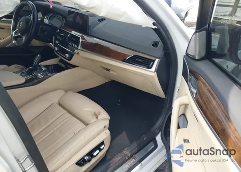 2019 BMW 540I xDrive z USA, uszkodzony, nr VIN WBAJE7C57KWW18242